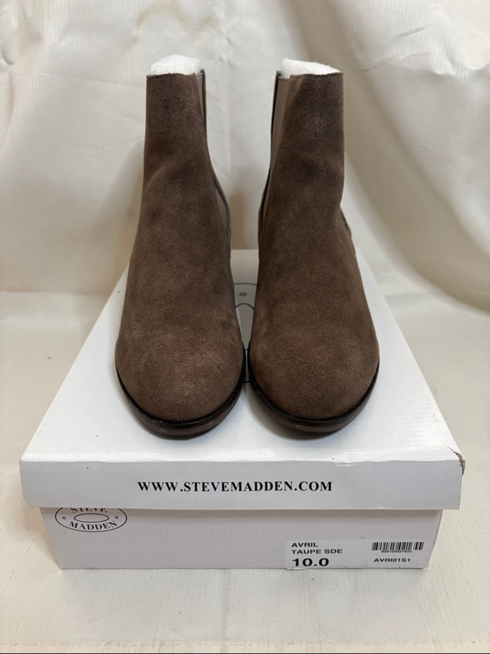 Steve Madden Avril Suede Chelsea Boots